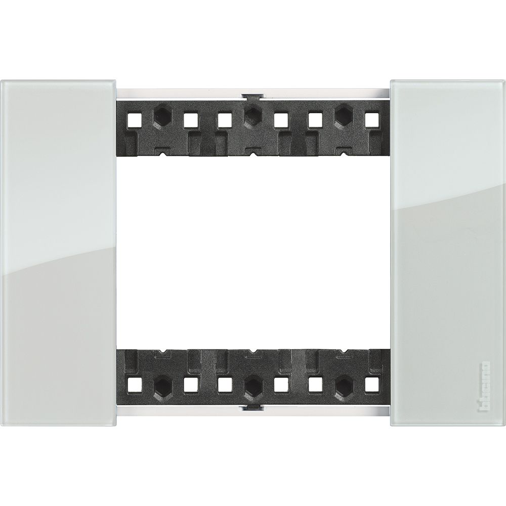 Living Now™ – Cover plate - Glassy Finish – 3 modules