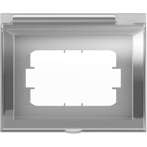 Living Now™ – Waterproof cover – IP44 – 3 modules